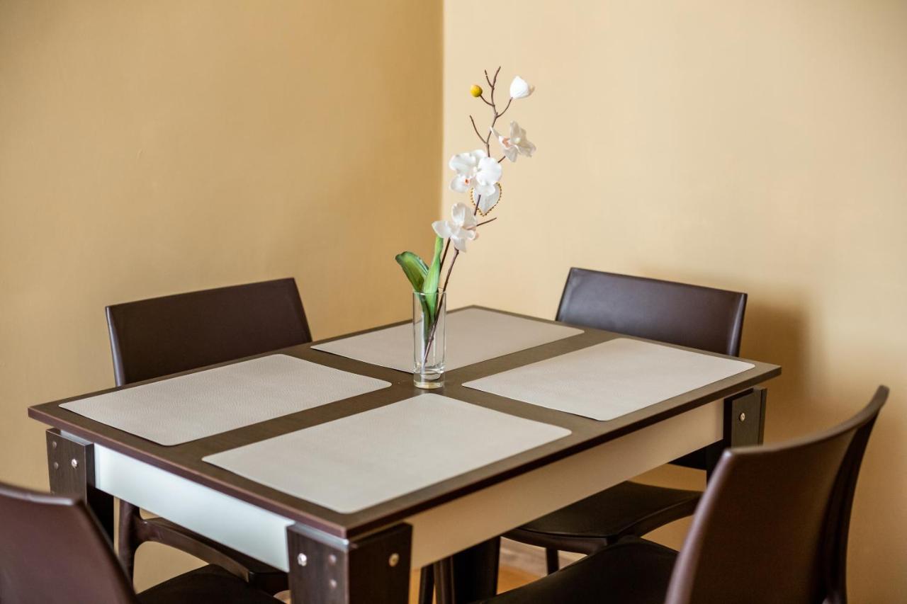 Apartment On Yana Zhizhky 리비프 외부 사진
