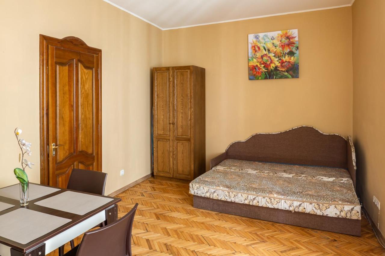 Apartment On Yana Zhizhky 리비프 외부 사진