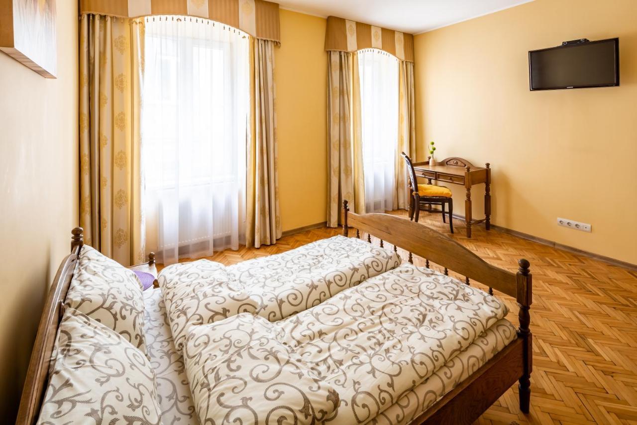 Apartment On Yana Zhizhky 리비프 외부 사진