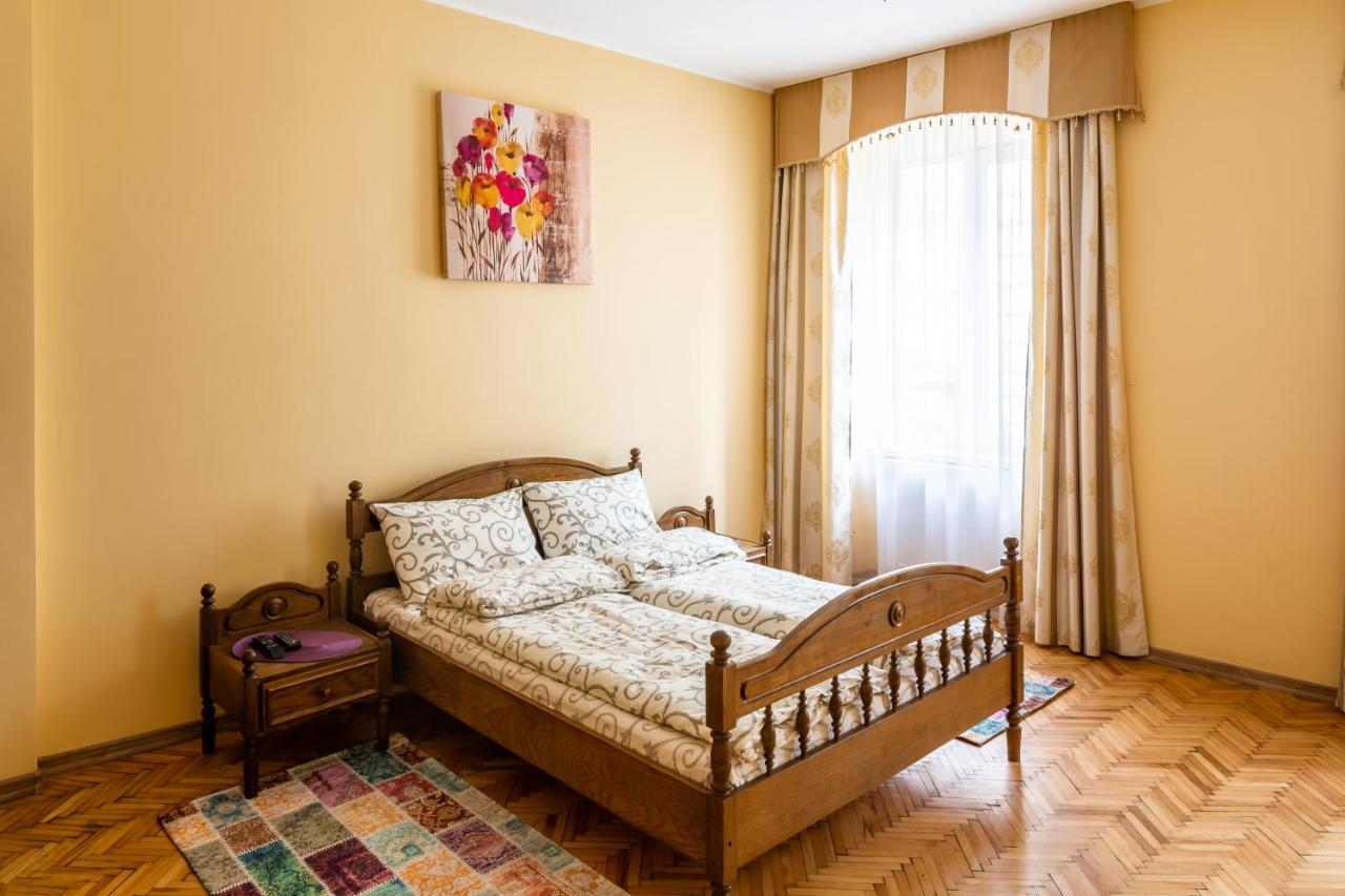 Apartment On Yana Zhizhky 리비프 외부 사진