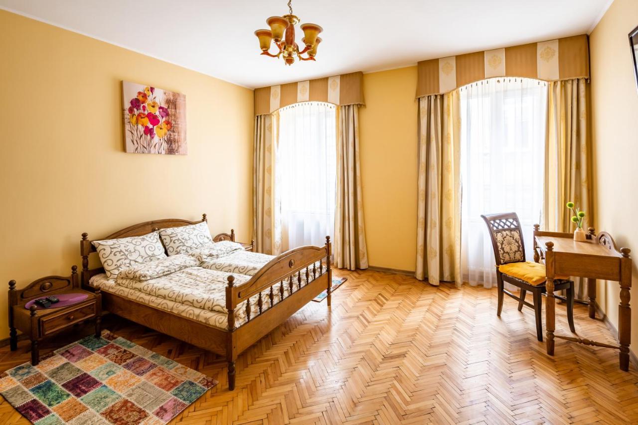 Apartment On Yana Zhizhky 리비프 외부 사진