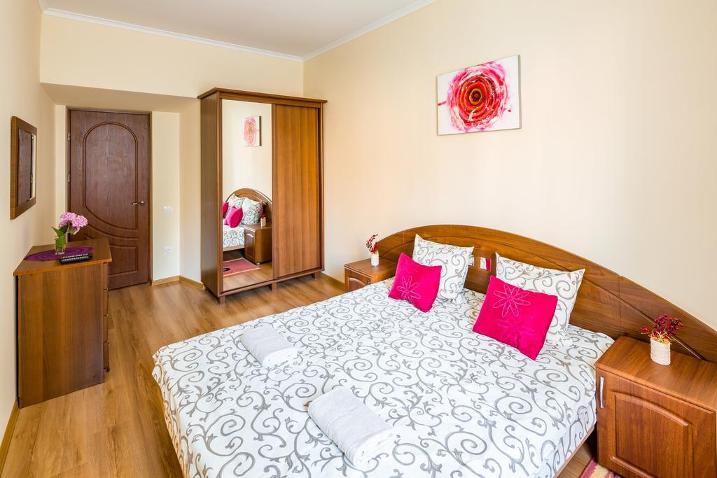 Apartment On Yana Zhizhky 리비프 외부 사진