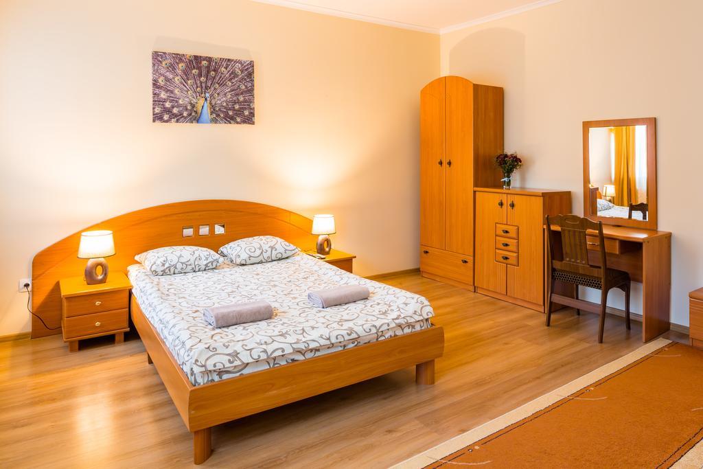 Apartment On Yana Zhizhky 리비프 외부 사진