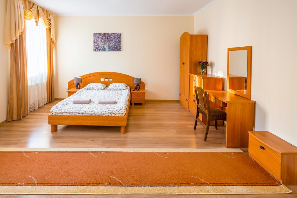 Apartment On Yana Zhizhky 리비프 외부 사진