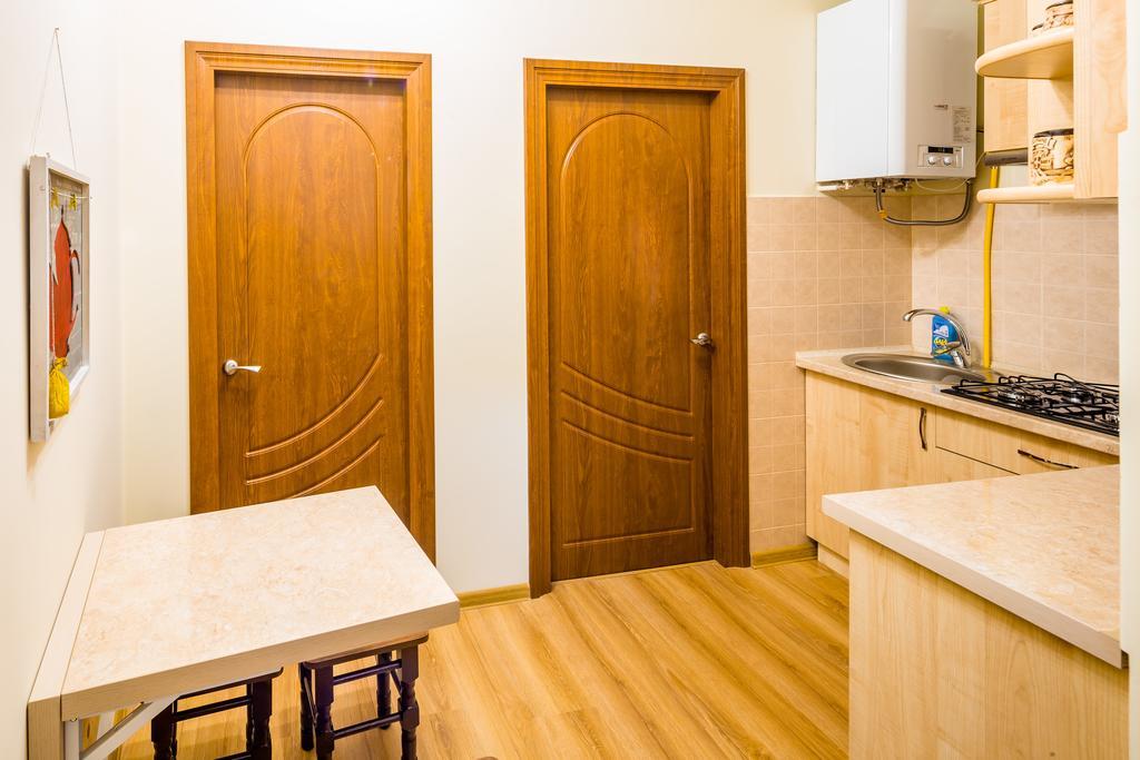 Apartment On Yana Zhizhky 리비프 외부 사진