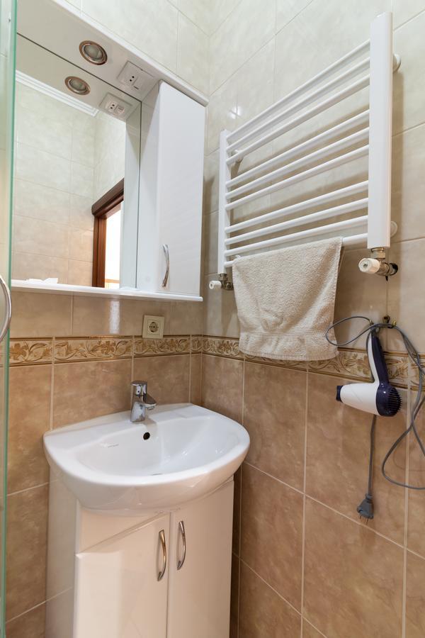 Apartment On Yana Zhizhky 리비프 외부 사진